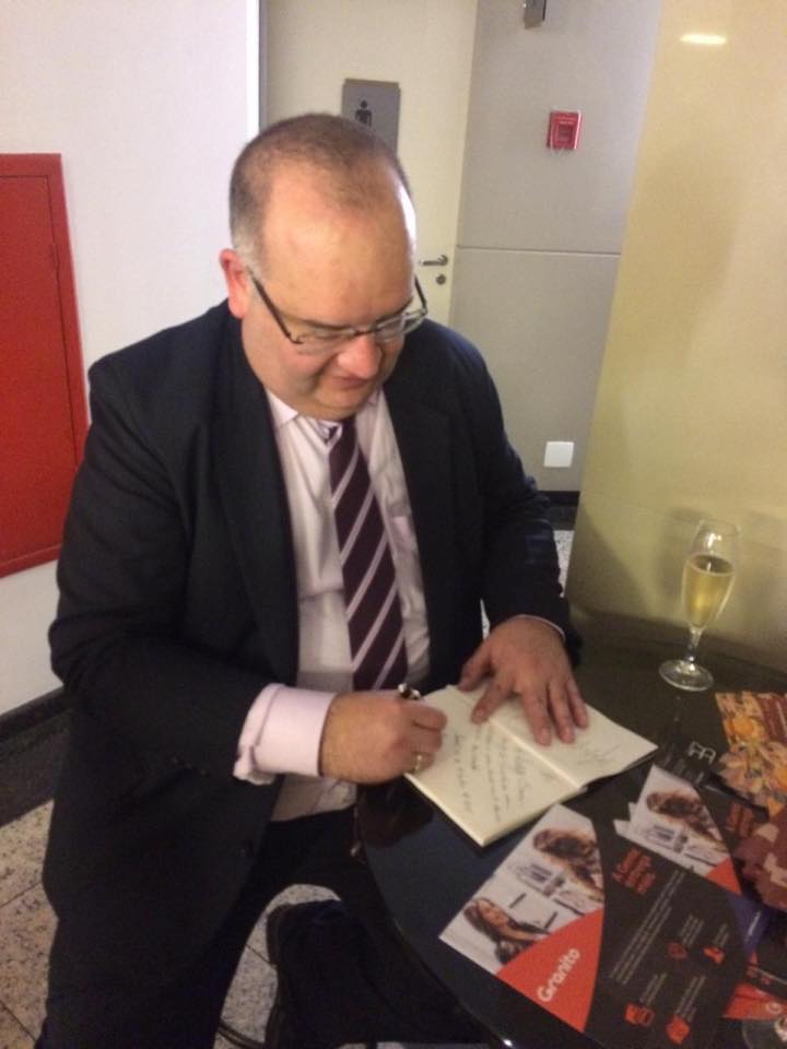 autografando livros II